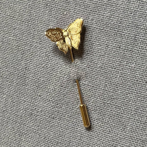 Vintage Jewelry - Vintage Butterfly Stick Pin • Gold Tone